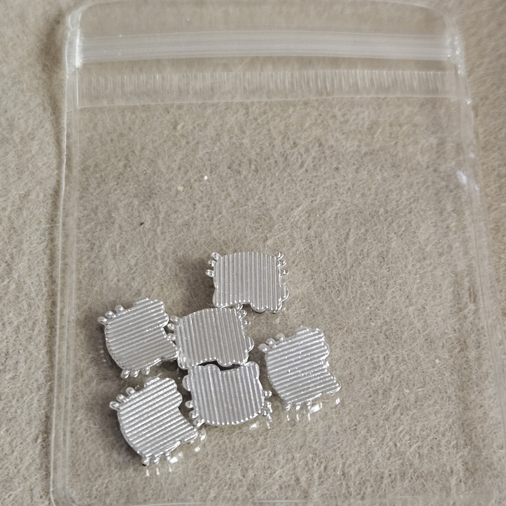 NWT 6pcs HELLO KITTY HEADS SILVER BLING NAIL ART CHARMS! - Picture 12 of 16